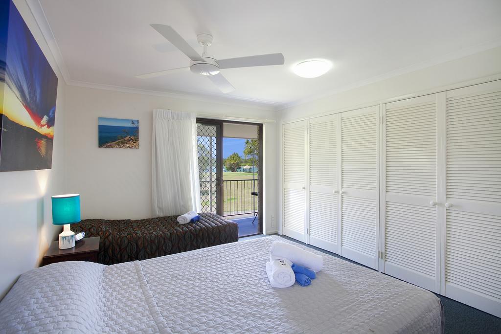 Regency Waterfront Noosa Aparthotel Noosaville Szoba fotó