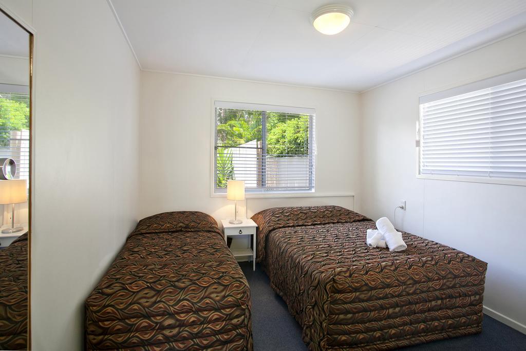 Regency Waterfront Noosa Aparthotel Noosaville Szoba fotó