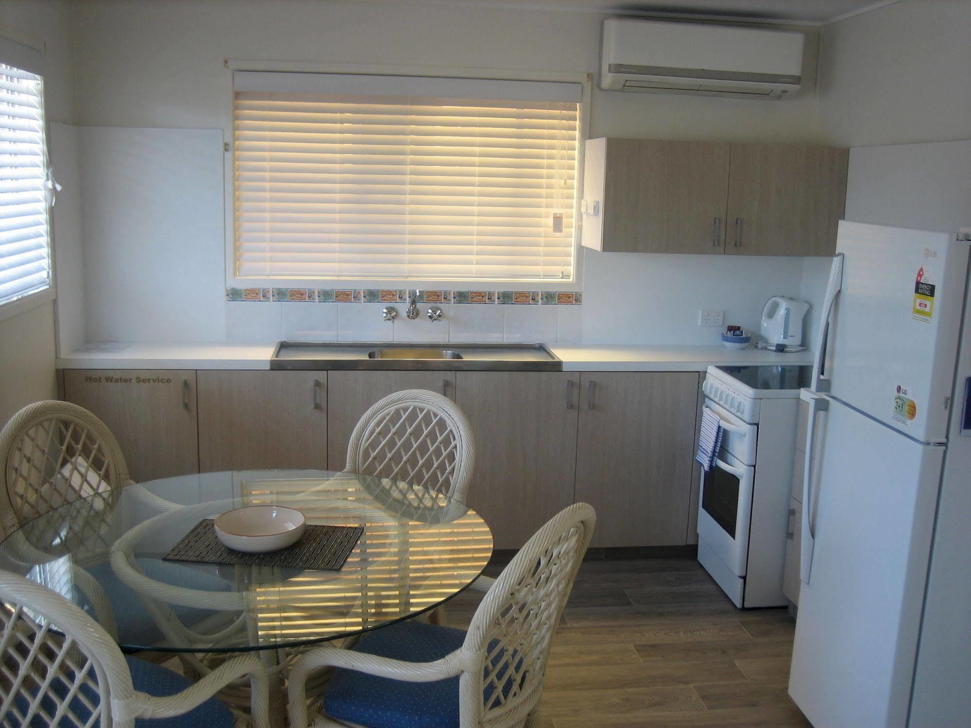 Regency Waterfront Noosa Aparthotel Noosaville Kültér fotó